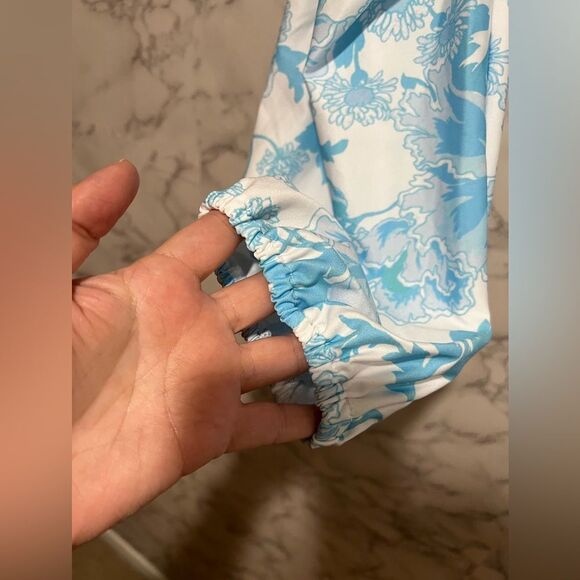 ASOS DESIGN tie front long sleeve bikini top in blue floral print - Picture 4 of 9